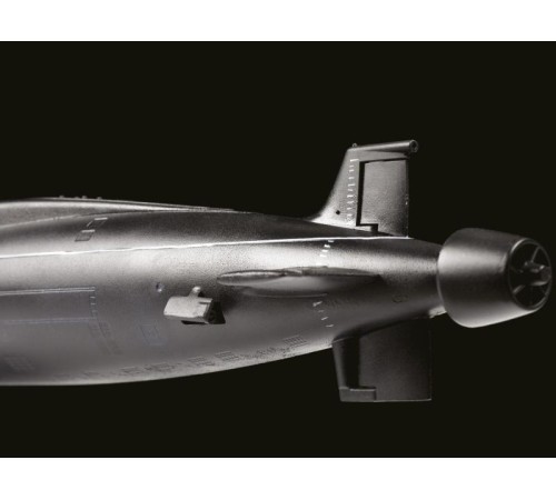 Сборная модель ZVEZDA Российская атомная подводная лодка 