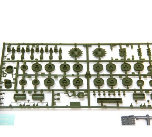 Сборная модель ZVEZDA Советский истребитель танков ИСУ-122, 1/35