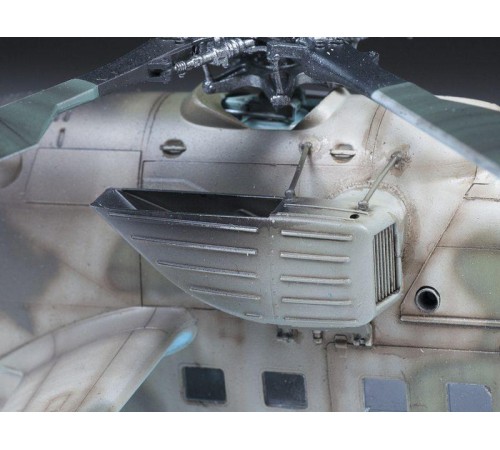 Сборная модель ZVEZDA Российский ударный вертолет Ми-35М, 1/48