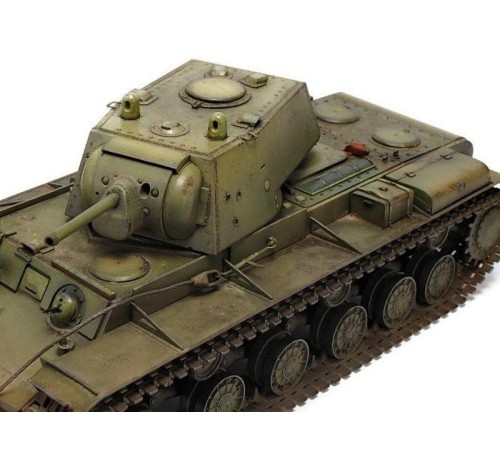 Сборная модель ZVEZDA Советский тяжелый танк КВ-1, 1/35