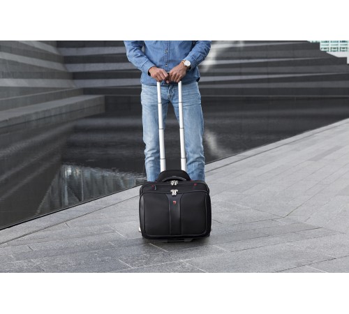 Мобильный офис WENGER Patriot с чехлом для ноутбука 15,6'', черный, 100% полиэстер 43х41х31 см, 25 л