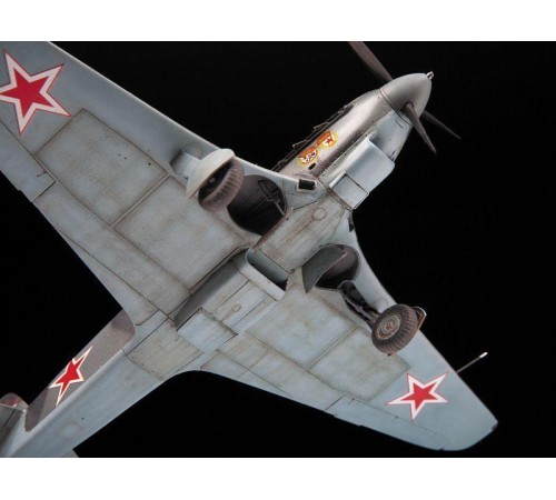 Сборная модель ZVEZDA Советский истребитель Як-9Д, 1/48