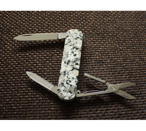 Нож-брелок VICTORINOX Rosa Betha, коллекционный, 58 мм, 4 функции, рукоять из натурального камня