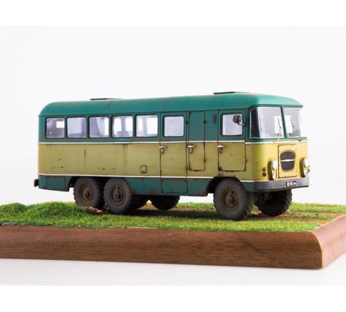 Сборная модель AVD Штабной автобус Прогресс-7, 1/43