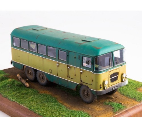 Сборная модель AVD Штабной автобус Прогресс-7, 1/43