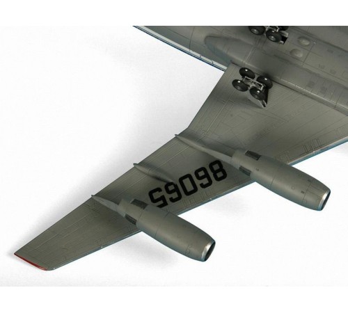 Сборная модель ZVEZDA Пассажирский авиалайнер Ил-86, 1/144