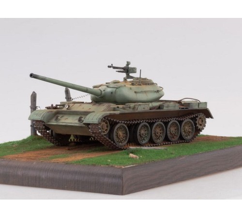 Сборная модель AVD Средний танк T-54-1, 1/43