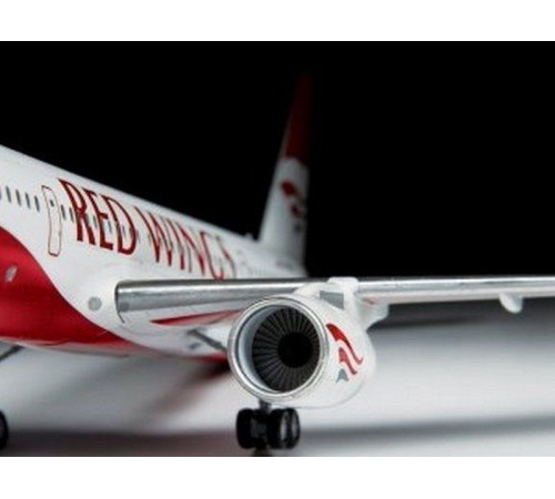 Сборная модель ZVEZDA Пассажирский авиалайнер Ту-204-100, 1/144