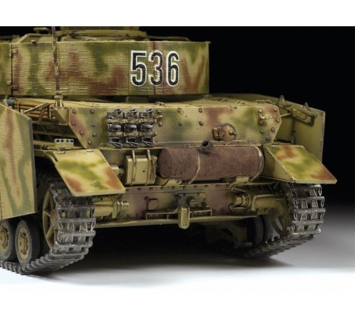 Сборная модель ZVEZDA Немецкий средний танк T-IV (H), 1/35