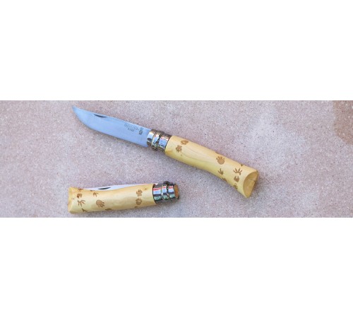 Нож Opinel №7 Nature, нержавеющая сталь, рукоять самшит, гравировка следы, 001550