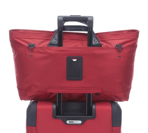 Сумка VICTORINOX  Lexicon™ Weekender, красная, баллистический нейлон TourMax, 56x18x36 см, 36 л
