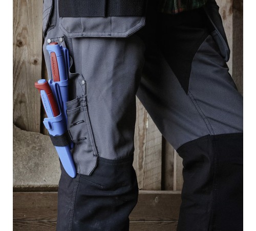 Нож Morakniv Basic 546 лимитированный 2025 нержавеющая сталь, пласт. ручка (синяя) красная вставка