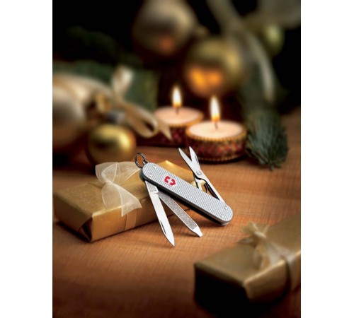 Нож-брелок VICTORINOX Classic Alox, 58 мм, 5 функций, алюминиевая рукоять, серебристый