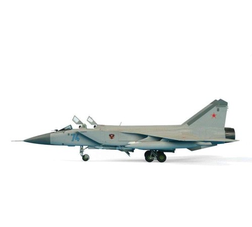 Сборная модель ZVEZDA Советский истребитель-перехватчик МиГ-31, 1/72