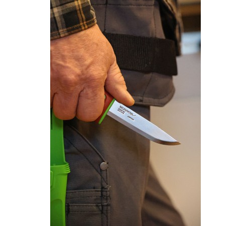 Нож Morakniv Basic 511 лимитированный 2024 углеродистая сталь, пласт. ручка (терракотовая) зеленая вставка, 14281