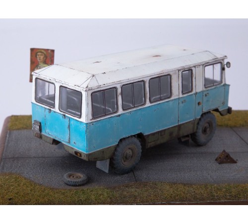 Сборная модель AVD Автобус повышенной проходимости АПП-66, 1/43