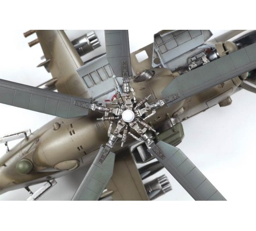 Сборная модель ZVEZDA Советский ударный вертолет Ми-24В/ВП, 1/48