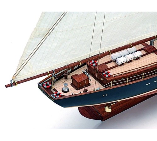 Сборная деревянная модель корабля Artesania Latina BLUENOSE II, 1/75