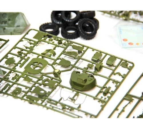 Сборная модель ZVEZDA Российский бронетранспортер БТР-80А, 1/35
