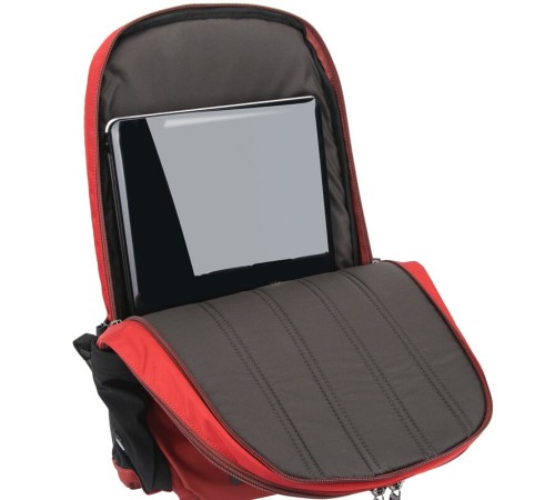 Рюкзак VICTORINOX Altmont 3.0 Laptop Backpack 15,6'', красный, нейлон Versatek™, 32x17x46 см, 25 л