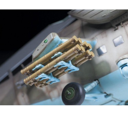 Сборная модель ZVEZDA Российский ударный вертолет Ми-35М, 1/48