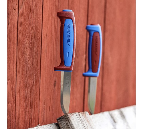 Нож Morakniv Basic 511 лимитированный 2025 углеродистая сталь, пласт. ручка (красная) синяя вставка