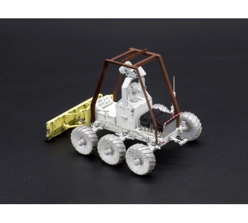Сборная модель Red Iron Models Сервисно-транспортный робот СТР-1, 1/35