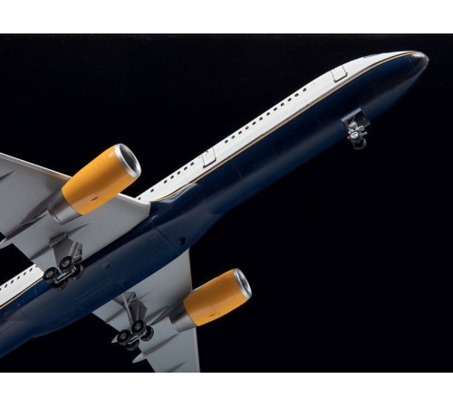 Сборная модель ZVEZDA Пассажирский авиалайнер Боинг-757-200, 1/144