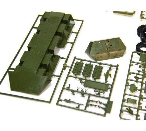 Сборная модель ZVEZDA Российский бронетранспортер БТР-80А, 1/35