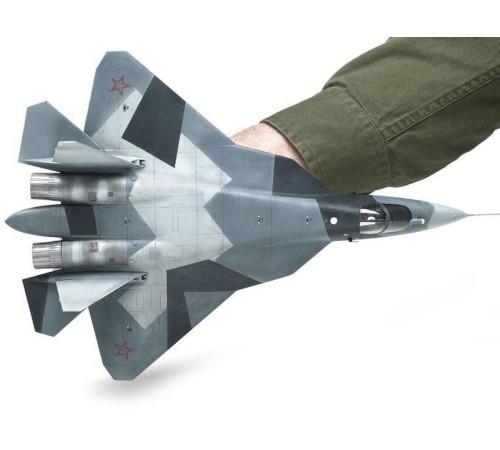 Сборная модель ZVEZDA Самолёт пятого поколения Су-50 (Т-50), 1/72