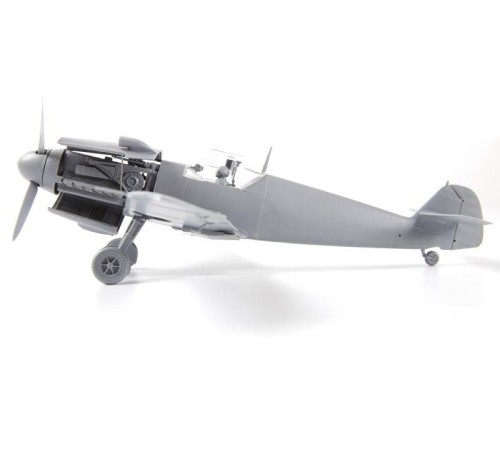 Сборная модель ZVEZDA Немецкий истребитель «Мессершмитт» BF-109 F2, подарочный набор, 1/48