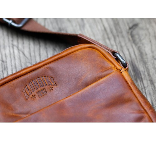 Сумка через плечо KLONDIKE DIGGER «Jake», натуральная кожа цвета коньяк, 26 x 22 x 7 см