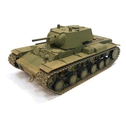 Сборная модель ZVEZDA Советский тяжелый танк образца 1940 г. с пушкой Л-11 КВ-1, 1/35