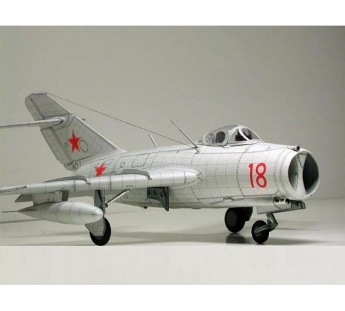 Сборная модель ZVEZDA Советский истребитель МиГ-15, 1/72