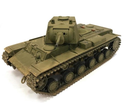 Сборная модель ZVEZDA Советский тяжелый танк образца 1940 г. с пушкой Л-11 КВ-1, 1/35