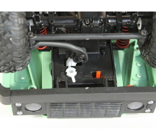 Радиоуправляемая машина MN MODEL английский пикап Defender (зеленый) 4WD 2.4G 1/12 RTR