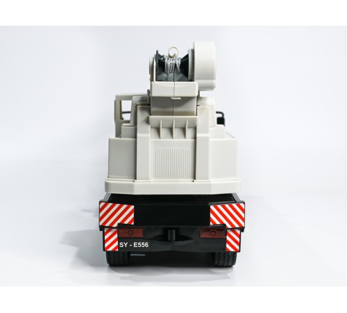 Радиоуправляемый автокран Double Eagle Freightliner 114SD 1/20 2.4G RTR