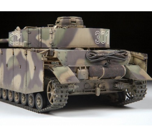 Сборная модель ZVEZDA Немецкий средний танк Pz IV Ausf. G, 1/35