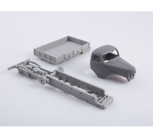 Сборная модель AVD ЗИС-153 полугусеничный автомобиль, 1/43