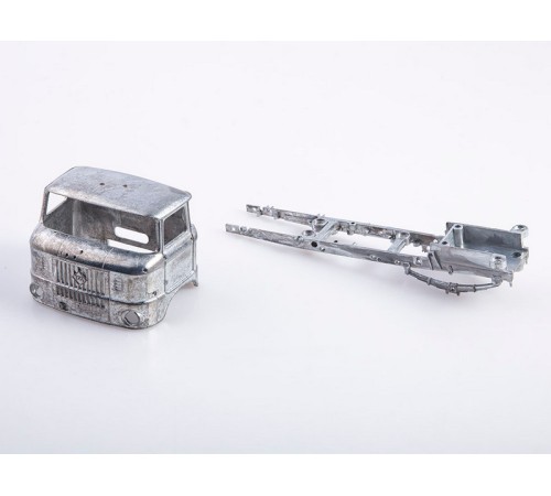 Сборная модель AVD IFA W50L бортовой с тентом, 1/43