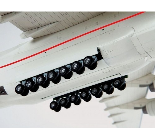 Сборная модель ZVEZDA Советский транспортный самолёт АН-225 «МРИЯ», 1/144