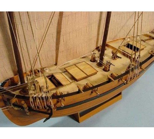 Сборная картонная модель Shipyard люгер Le Coureur (№51), 1/96