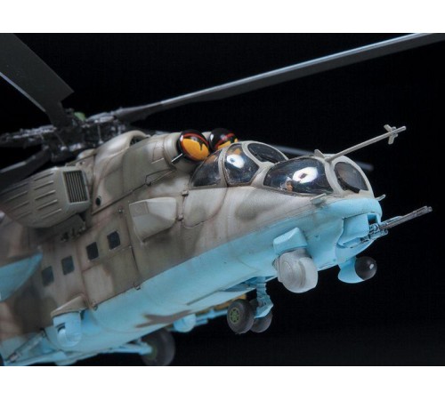 Сборная модель ZVEZDA Российский ударный вертолет Ми-35М, 1/48