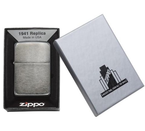 Зажигалка ZIPPO 1941 Replica ™ с покрытием Black Ice ®, латунь/сталь, чёрная, глянцевая, 38x13x57 мм