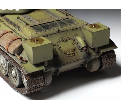 Сборная модель ZVEZDA Советский средний танк Т-34/76 обр. 1942 г., 1/35