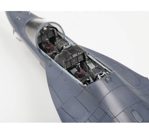 Сборная модель ZVEZDA Российский легкий штурмовик Як-130, 1/48