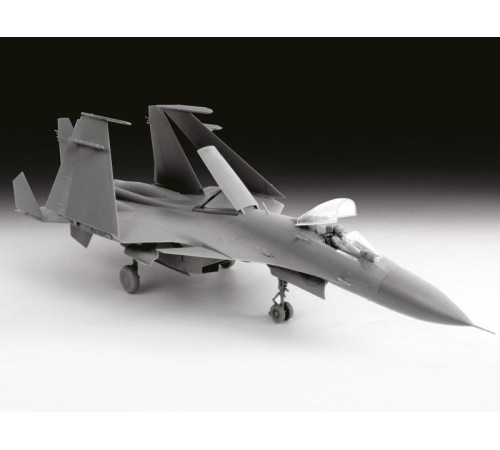 Сборная модель ZVEZDA Российский палубный истребитель Су-33, 1/72