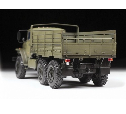 Сборная модель ZVEZDA Российский армейский грузовик Урал-4320, 1/35