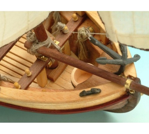 Сборная деревянная модель капитанской шлюпки корабля Artesania Latina SANTISIMA TRINIDAD, 1/50