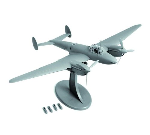 Сборная модель ZVEZDA Пикирующий бомбардировщик Пе-2, 1/48